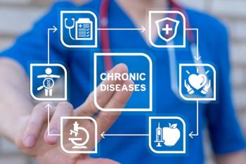Physician using digital tools to manage chronic diseases © wladimir1804 - stock.adobe.com