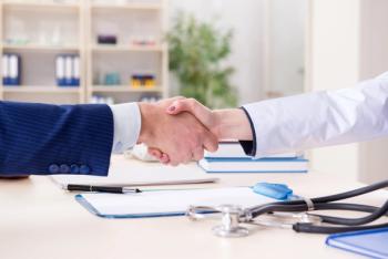 doctor handshake contract © Elnur - stock.adobe.com