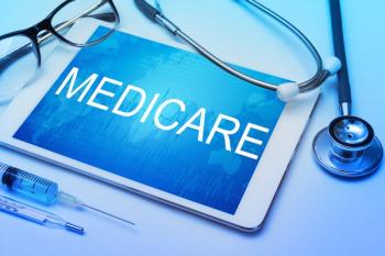 medicare on screen stethoscope syringe: © japhoto - stock.adobe.com