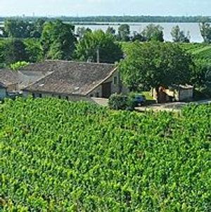 Having a Field Day in the Fortress of Blaye