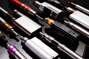 vaping e-cigarettes quit smoking: © lezinav - stock.adobe.com