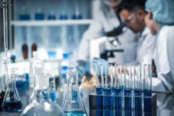 science lab glassware research: © chokniti - stock.adobe.com