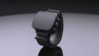 Felix NeuroAI wristband designed to provide tremor relief: ©Fasikl