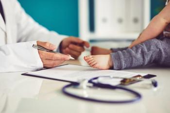 doctor physician with child: © Rotislav Sedlacek - stock.adobe.com