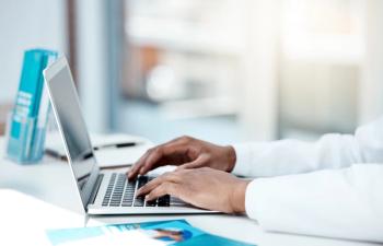Study: Clinicians more often question credibility of Black patients in medical notes © M Einero/peopleimages.com - stock.adobe.com