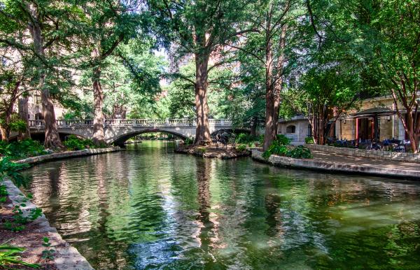 10 takeaways for physicians from MGMA's 100th annual conference - San Antonio River Walk © Stephen - stock.adobe.com