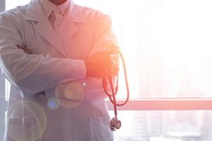 Employed vs. independent practice: What physicians give up - independent physician doctor © Khunatorn - stock.adobe.com
