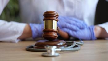 physician stethoscope gavel: © megaflopp - stock.adobe.com
