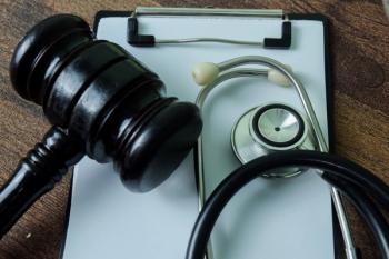 Before joining a physician group, make sure you understand the agreement: ©Syahrir - stock.adobe.com