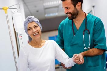 woman with cancer hospital: © NDABCREATIVITY - stock.adobe.com