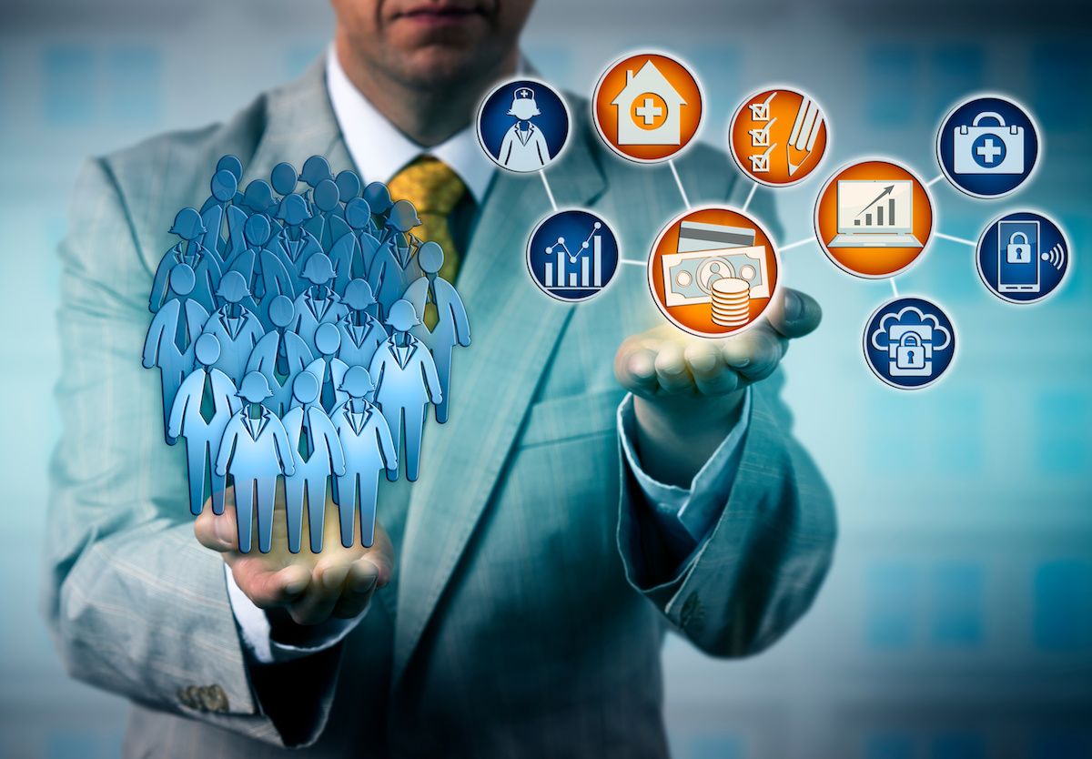manager auditing value-based care: © leowolfert - stock.adobe.com