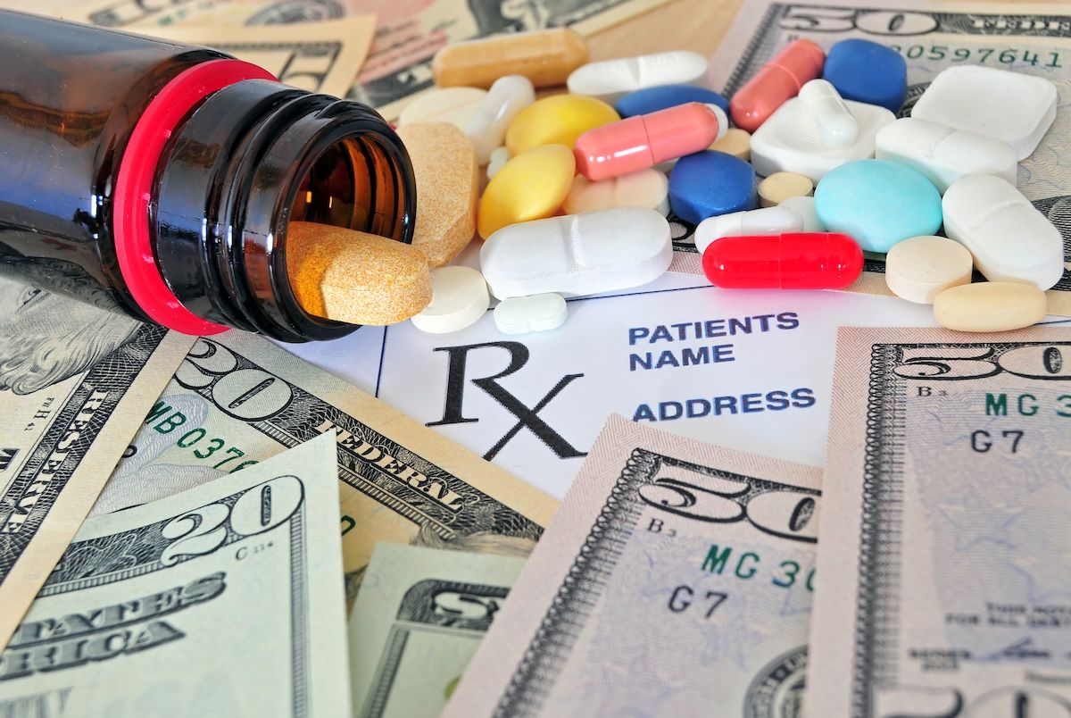 Trump eyes steep pharma tariffs, threatening higher drug costs and shortages © Soru Epotok - stock.adobe.com