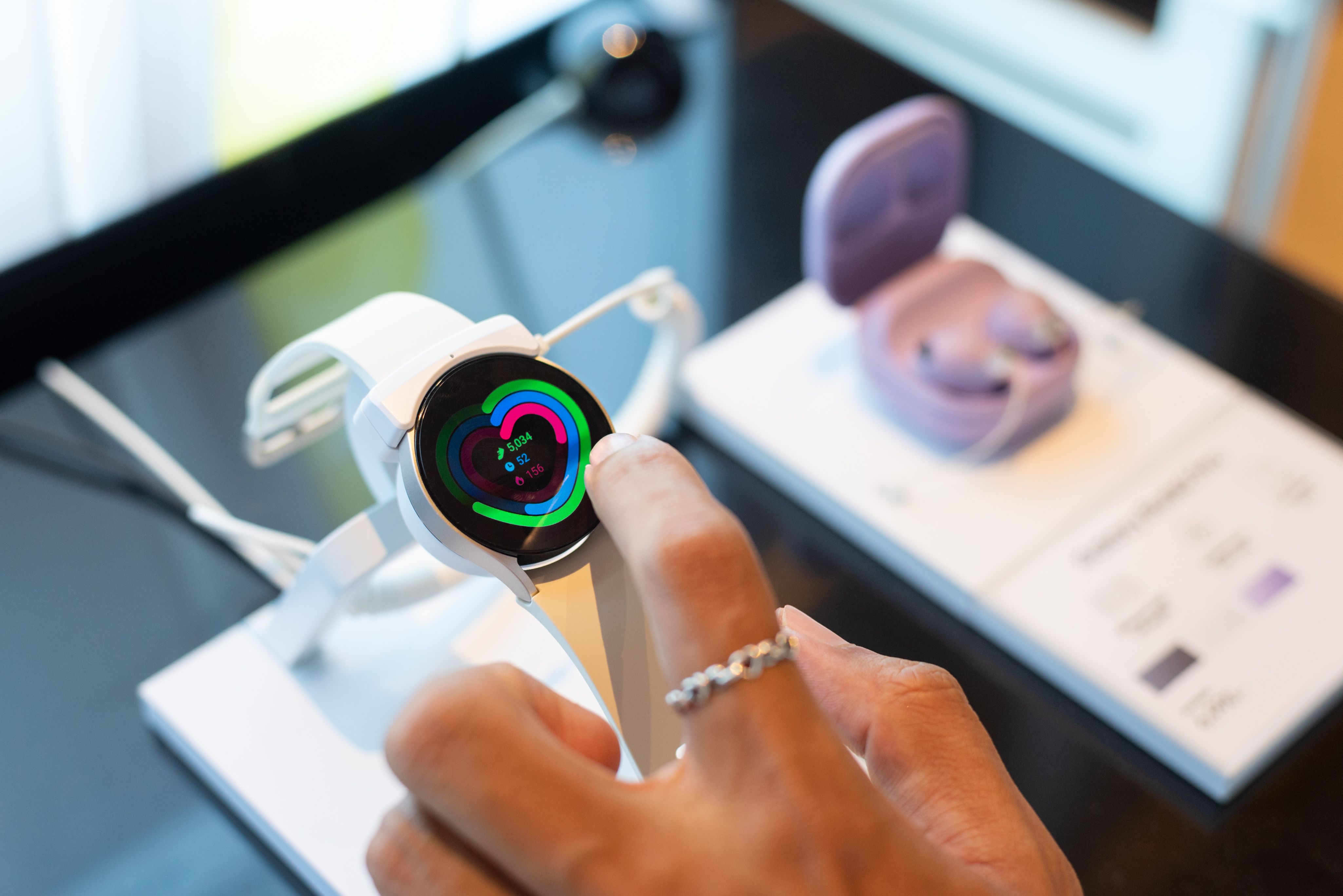 iFIT partners with Samsung Health for fitness through Galaxy devices: ©David Bokuchava - stock.adobe.com