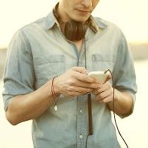 Smartphones Topple TV, Become Americans' Favorite Screen