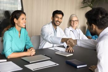 Onboarding programs are important: ©Fizkes - stock.adobe.com