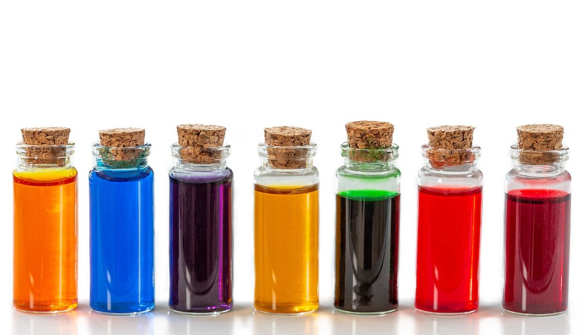 food coloring dyes bottles: © JPC-PROD - stock.adobe.com
