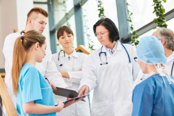 doctors physicians in training: © Robert Kneschke - stock.adobe.com