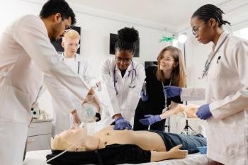 medical students with dummy: © nazariykarkhut - stock.adobe.com