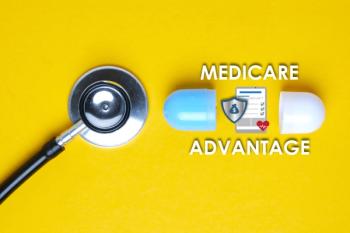 stethoscope and pill on yellow background with words Medicare Advantage in white | ©najmiarif stock.adobe.com