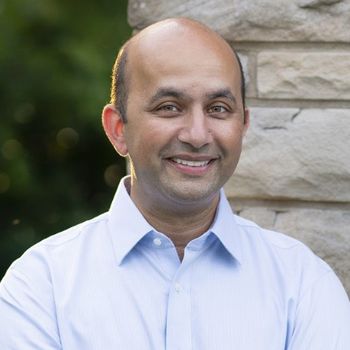 head and shoulder photograph of Nirav Vakharia, M.D.