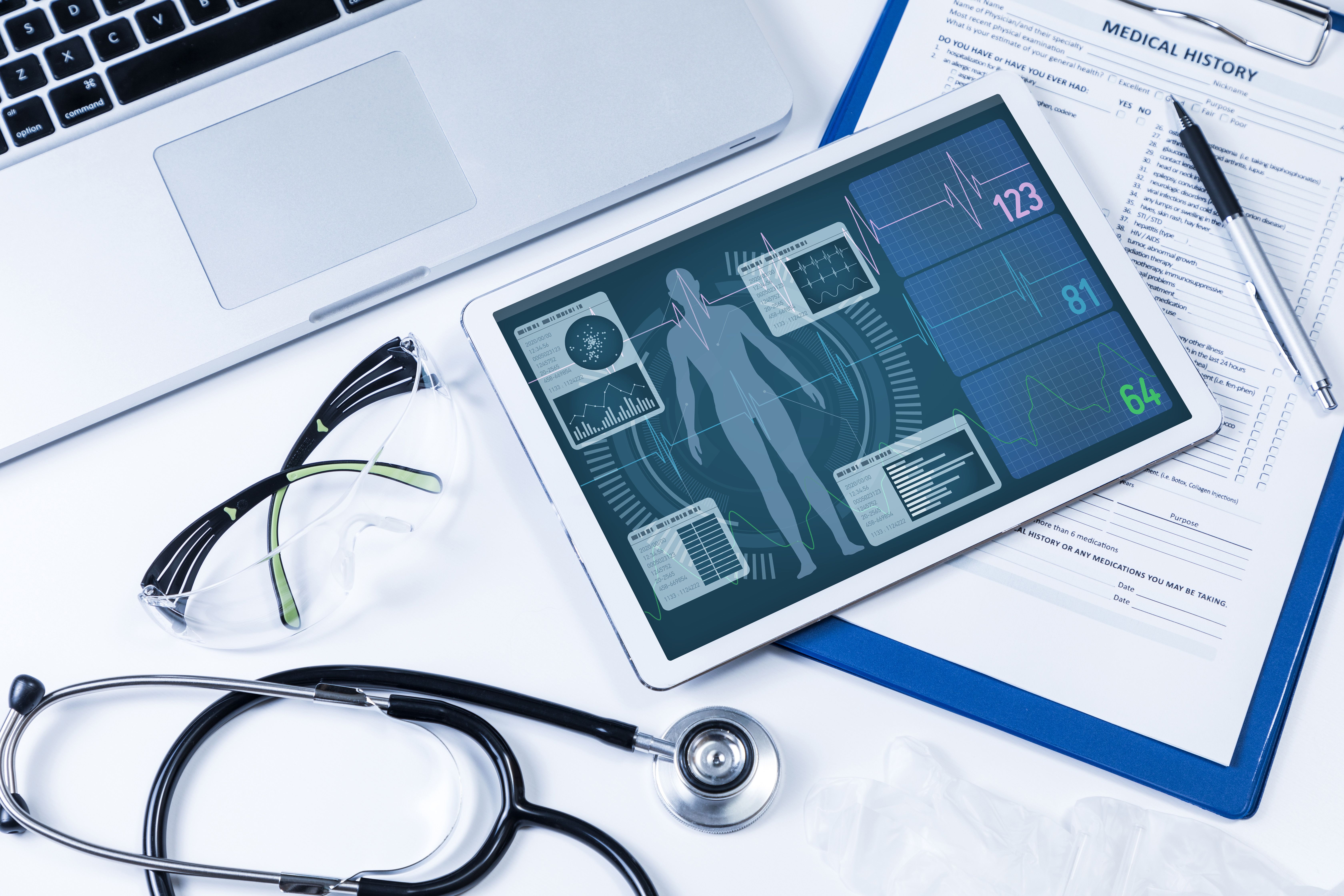 Clinicians’ EHR Descriptions Reveal Racial Bias Clinicians’ EHR Descriptions Reveal Racial Bias