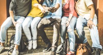 youth sitting © Mirko Vitali - stock.adobe.com