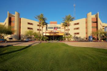 Image of Banner Casa Grande Medical Center under blue sky | ©Banner Health