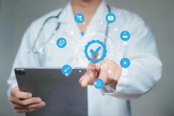 medical person holding clipboard with blue icons floating and a checkmark in the middle | ©Ei stock.adobe.com