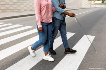 Researchers develop collision-warning device for visually impaired patients