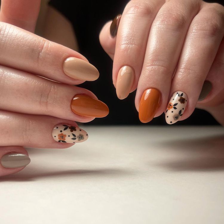 Fall floral accent nail