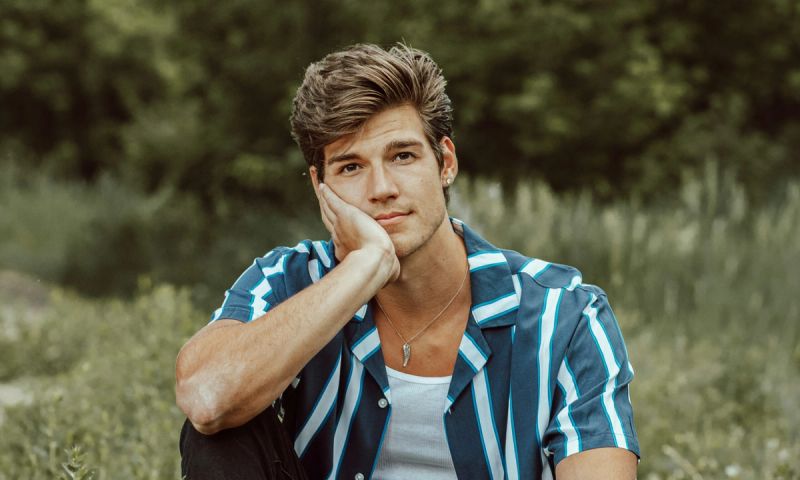 The Best Skin-Care Ingredients Men Should Be Using, According to Derms