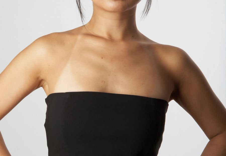 TikTok’s Fake Tan Line Trend Is Dividing the Beauty Community