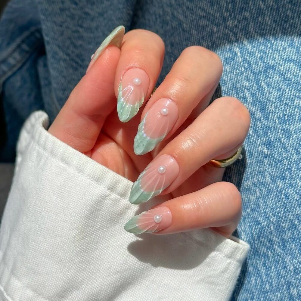 Seashell Nails