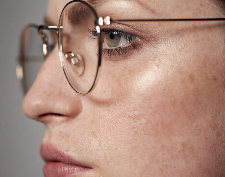 Don’t use too much concealer on the actual under-eye bag