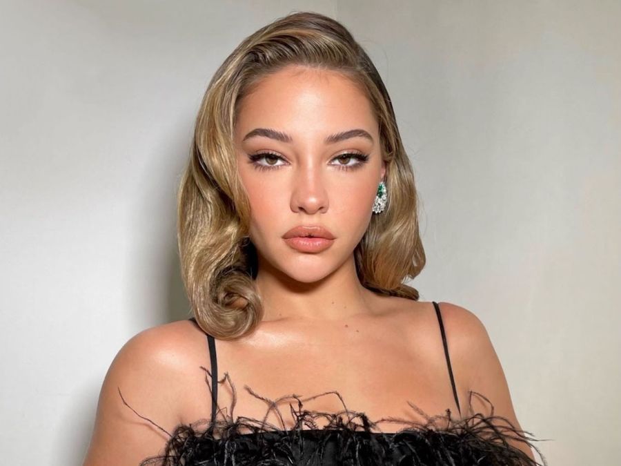 The $14 “Liquid Filter” Behind Madelyn Cline’s Glowing Red Carpet Skin