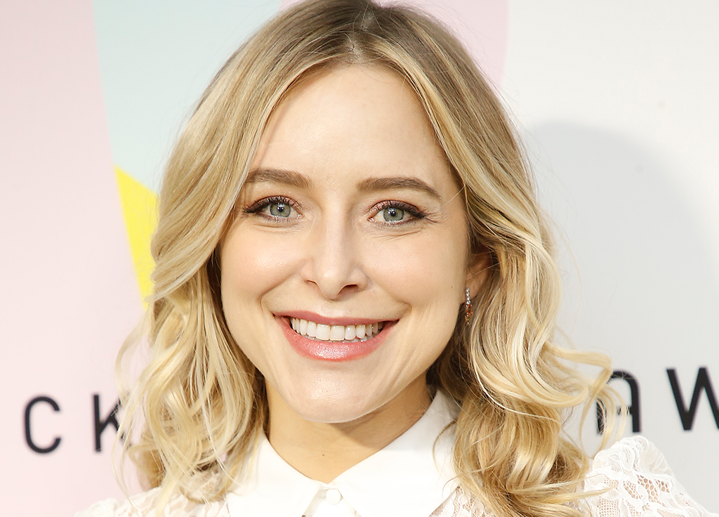 Actress Jenny Mollen Has Some Advice For Women Considering Botox Cosmetic Right Now