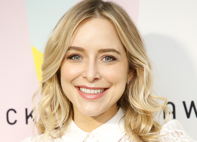 Actress Jenny Mollen Has Some Advice For Women Considering Botox Cosmetic Right Now