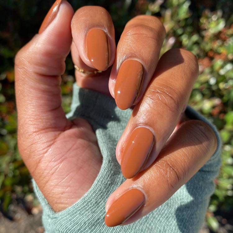 caramel nails