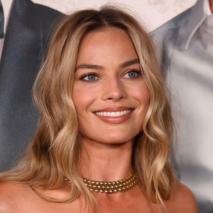 margot robbie square face