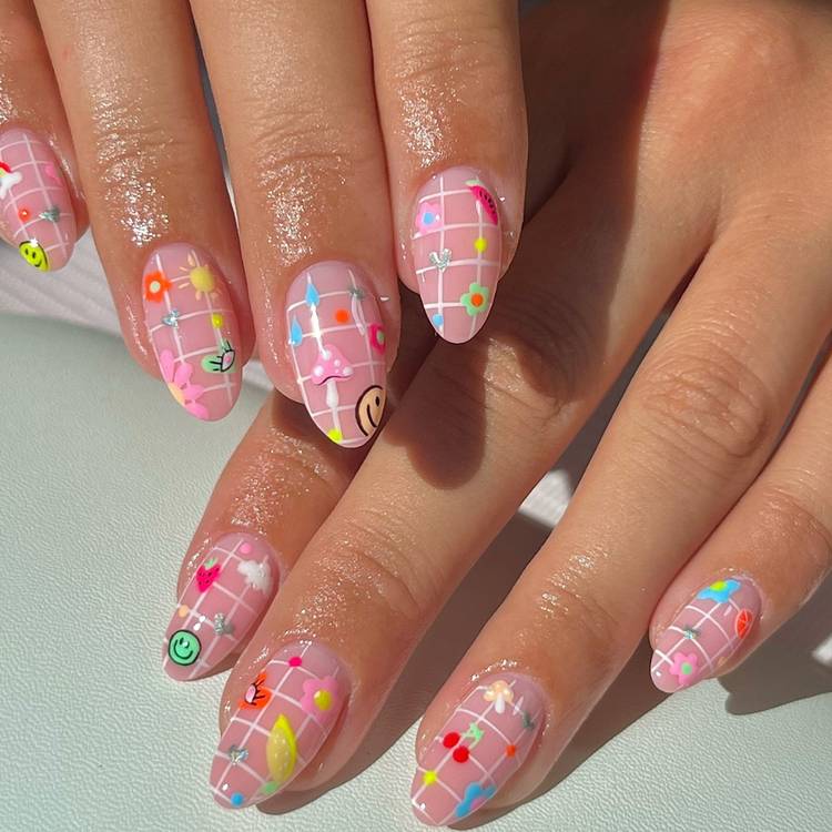 Graphic Nail Art