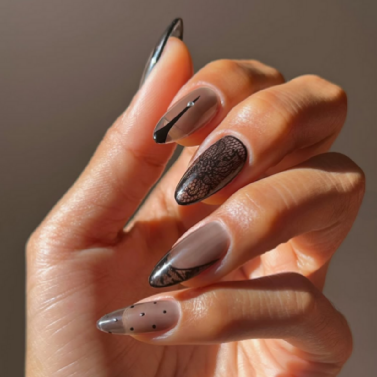 lace nails IG @overglowedit