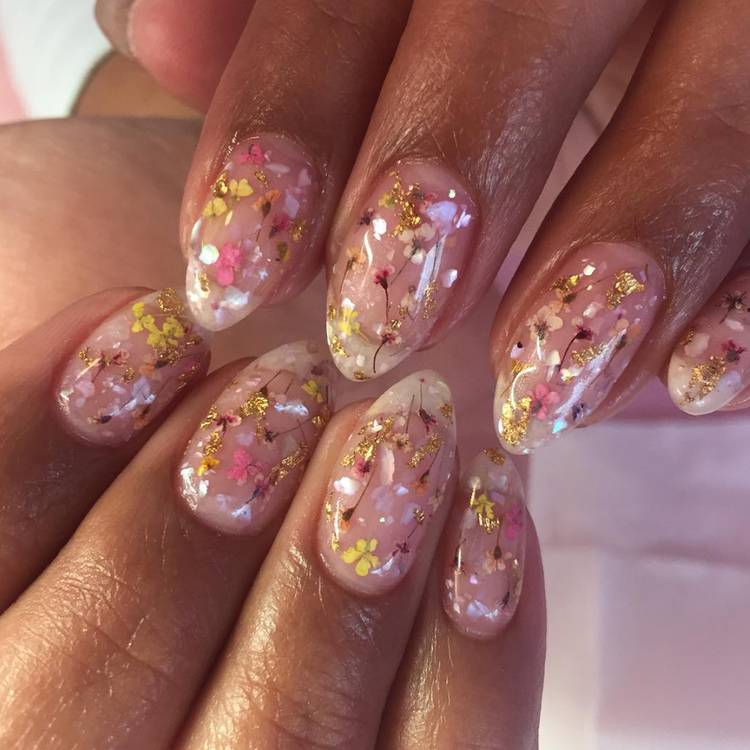 Golden pressed flower nails
