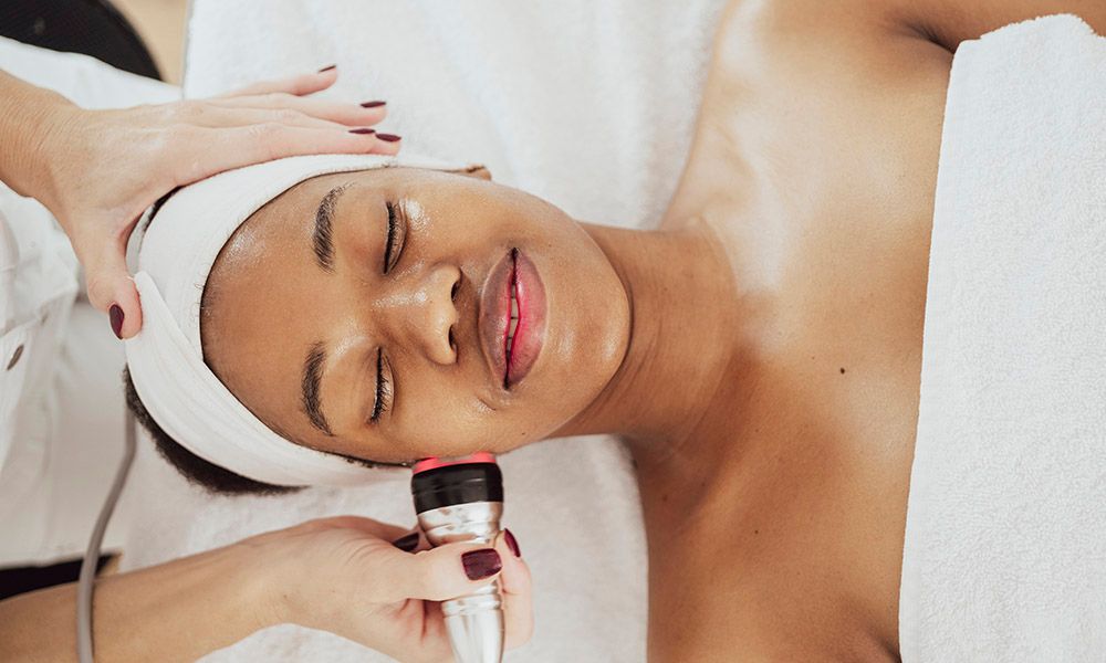 Aesthetic procedure at beauty salon