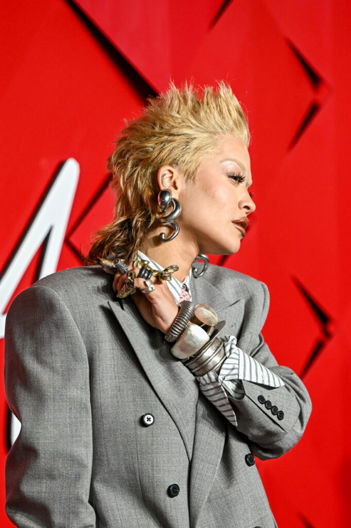 Rita Ora mullet
