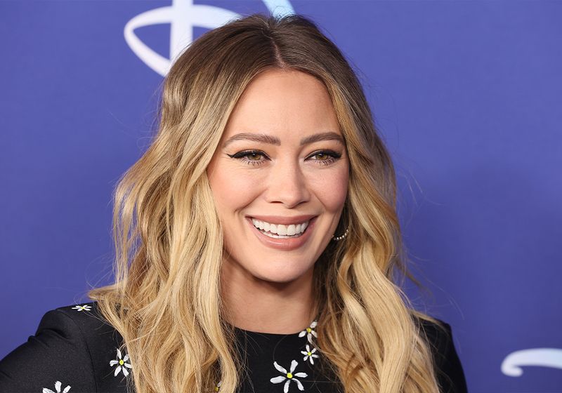 Hilary Duff Goes Makeup-Free in Stunning Selfie