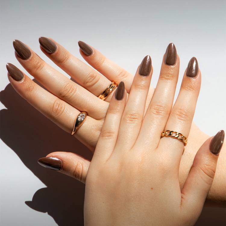 Mocha glaze nails