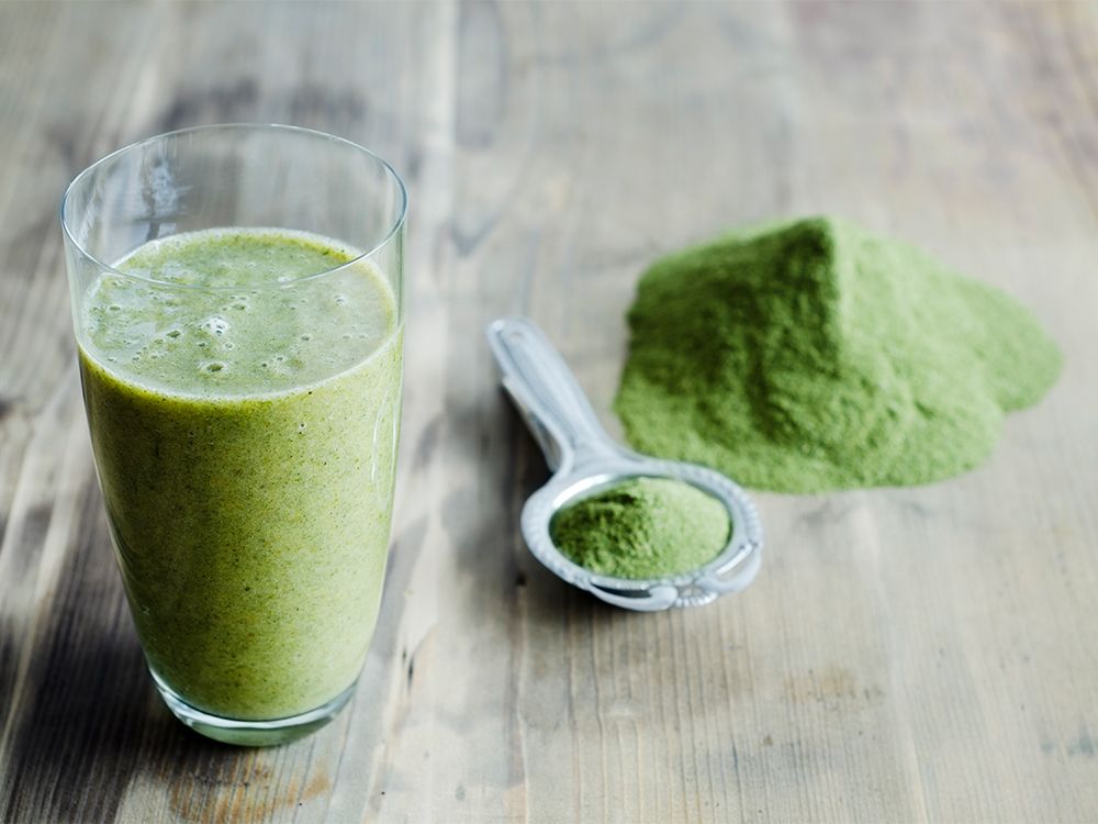 What to Know About Greens Powders, According to a Functional Nutritionist