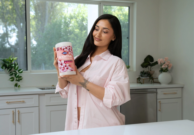 Leah Kateb poses with Clorox Scentiva wipes to celebrate the brand’s Cherry Blossom and Peach scent