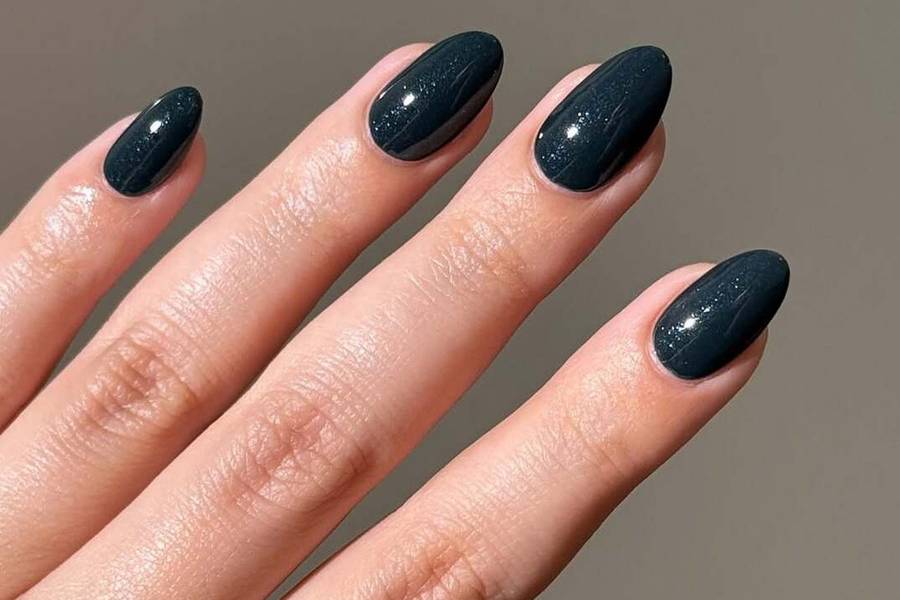 evergreen nails