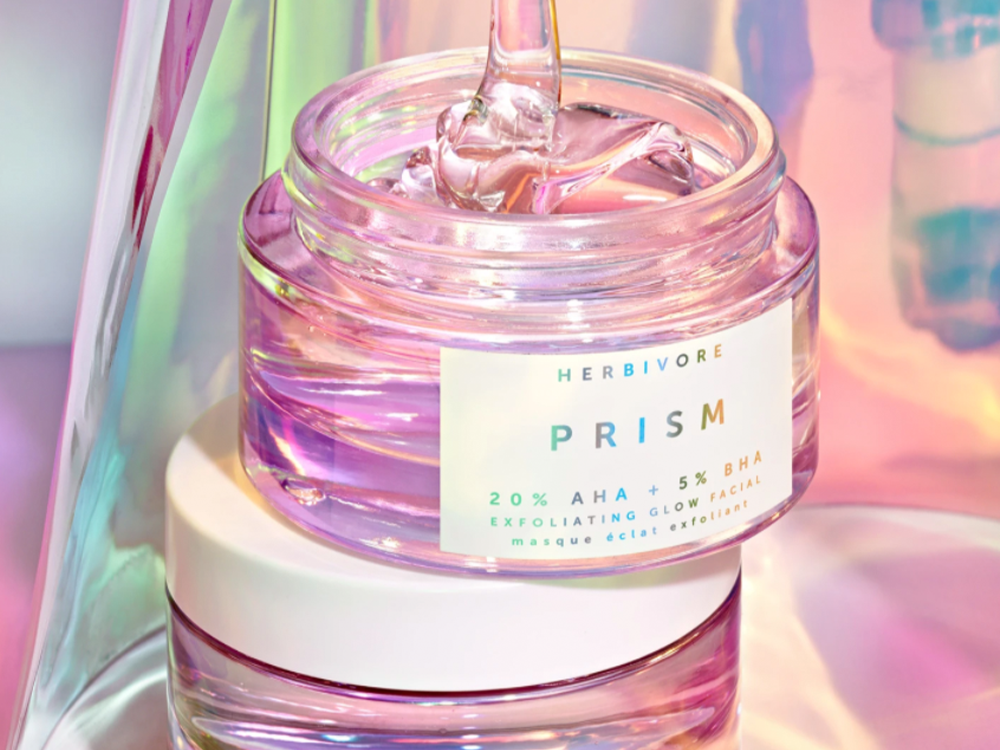 Khloé Kardashian Refers to This Mask as an ‘Instant Facial’